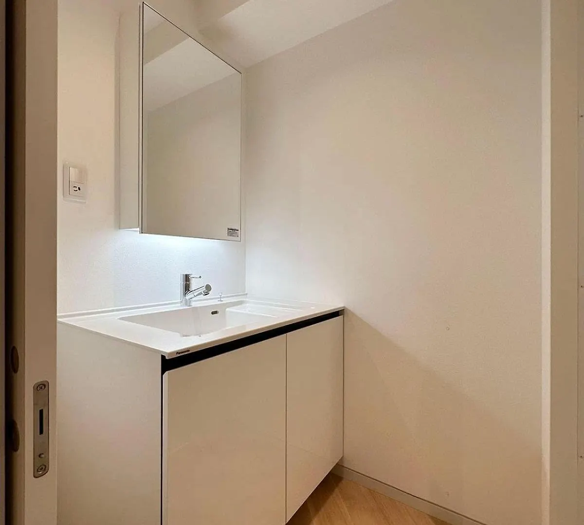 Bhotel Rijodori - City-Center Studio In Hiroshima With Breakfast